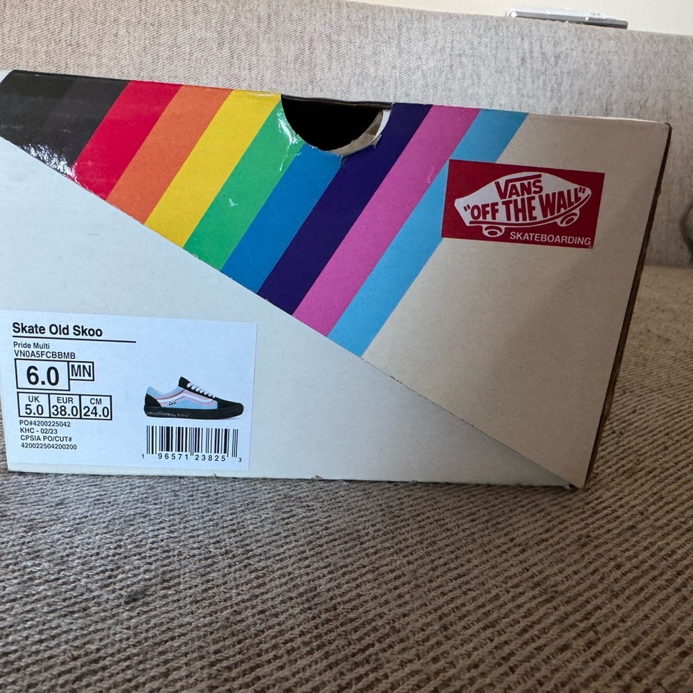 NIB Vans Skate Old Skool Pride Multi Rainbow 6.0 - Picture 2 of 5